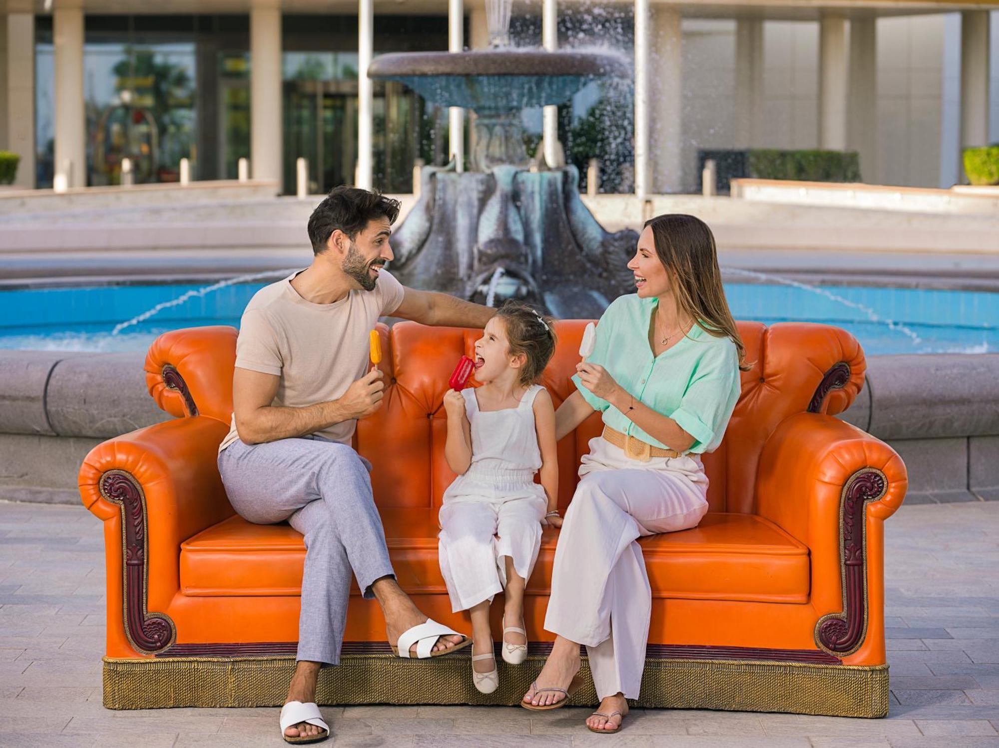 The Wb Abu Dhabi, Curio Collection By Hilton Ξενοδοχείο Εξωτερικό φωτογραφία Family at the resort