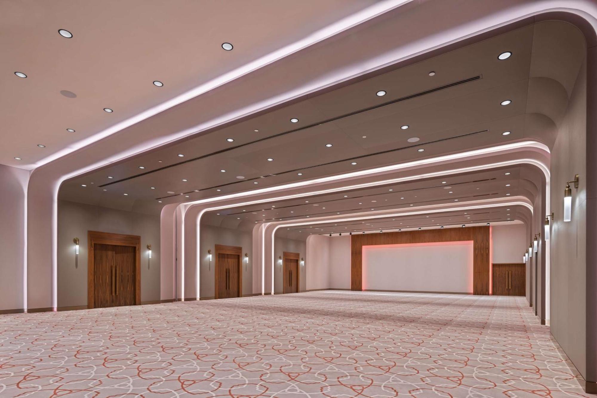 The Wb Abu Dhabi, Curio Collection By Hilton Ξενοδοχείο Εξωτερικό φωτογραφία The interior of the ballroom