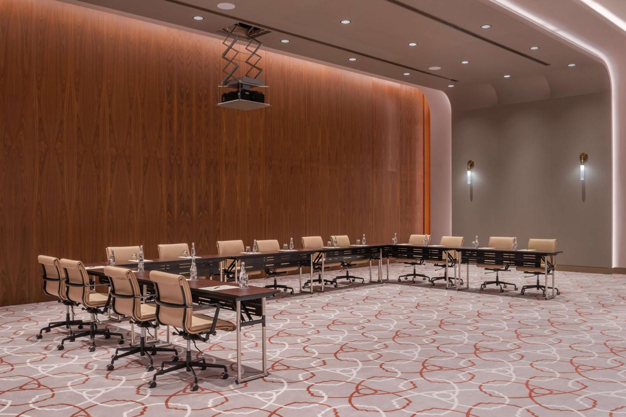 The Wb Abu Dhabi, Curio Collection By Hilton Ξενοδοχείο Εξωτερικό φωτογραφία Meeting room