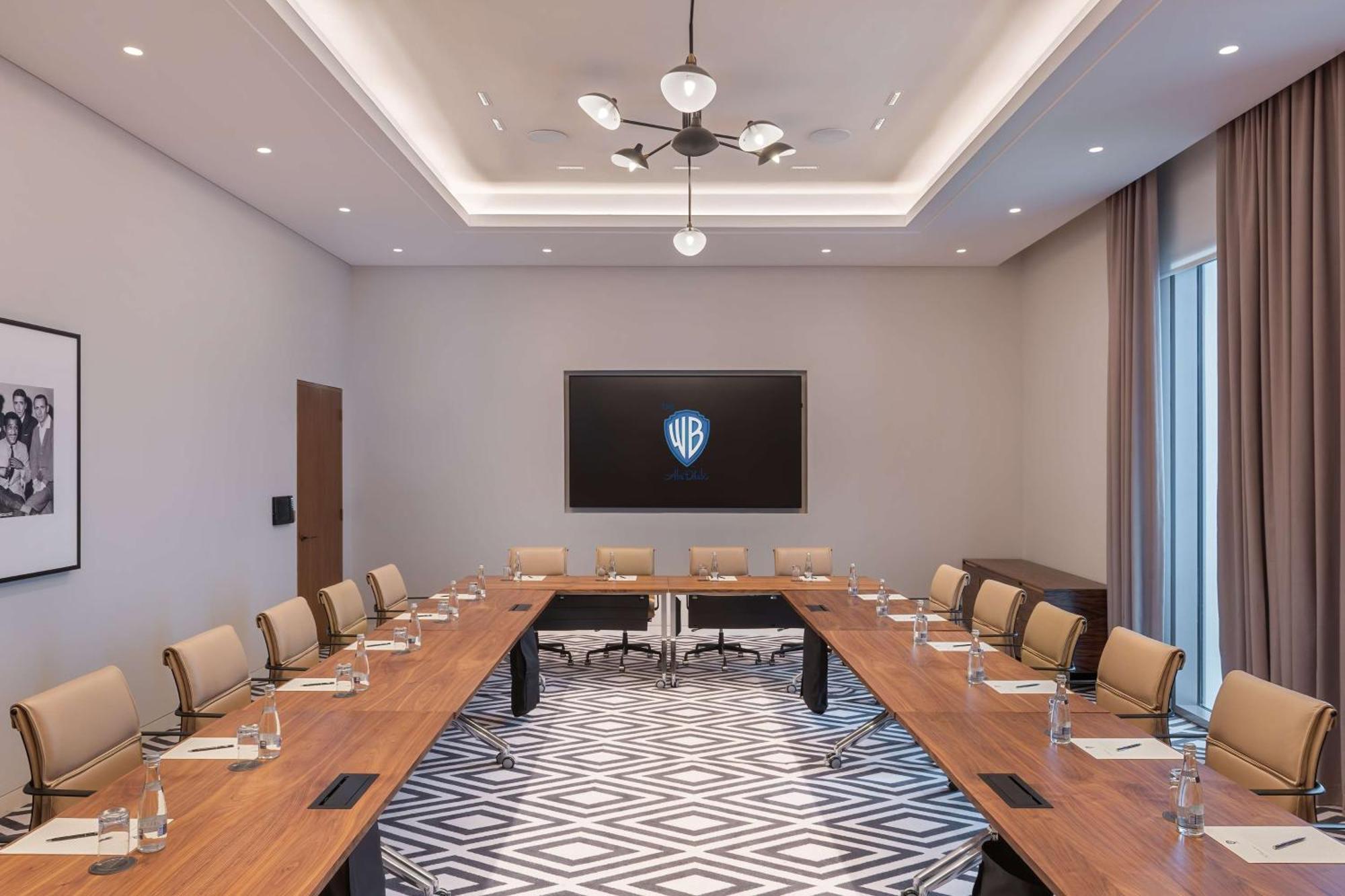 The Wb Abu Dhabi, Curio Collection By Hilton Ξενοδοχείο Εξωτερικό φωτογραφία The WB Boardroom