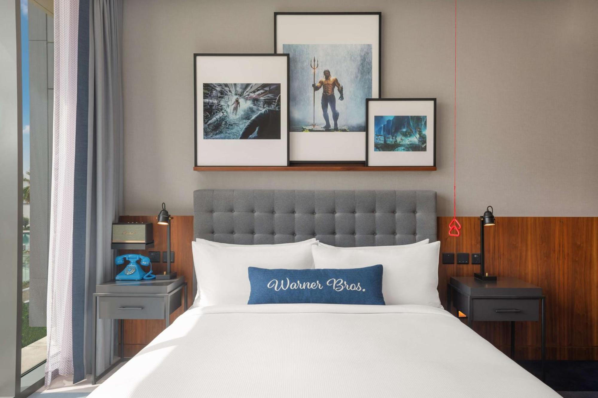 The Wb Abu Dhabi, Curio Collection By Hilton Ξενοδοχείο Εξωτερικό φωτογραφία A guest room at the West Hollywood Hotel