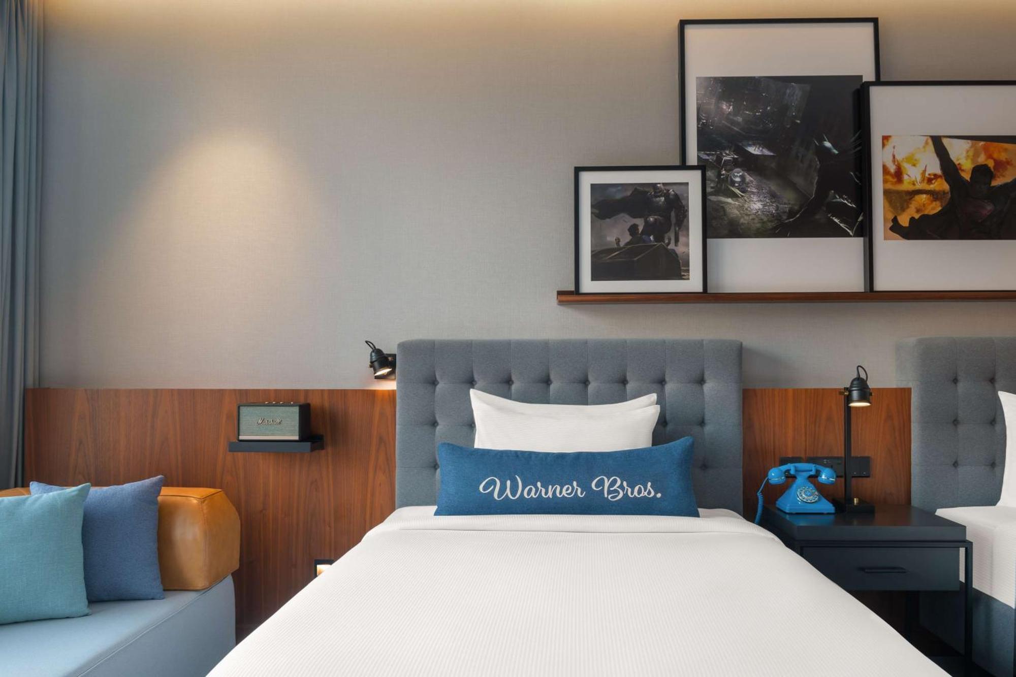 The Wb Abu Dhabi, Curio Collection By Hilton Ξενοδοχείο Εξωτερικό φωτογραφία A Warner Bros. Studio Tour London – The Making of Harry Potter bedroom