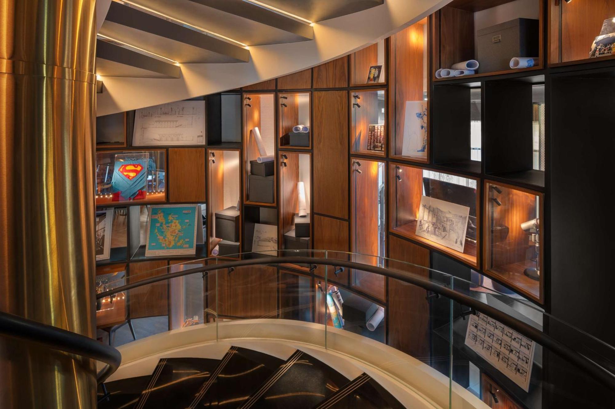 The Wb Abu Dhabi, Curio Collection By Hilton Ξενοδοχείο Εξωτερικό φωτογραφία The staircase